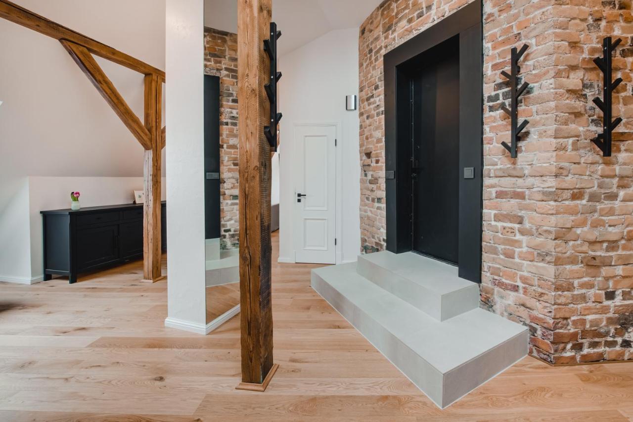Big Design Apt - Sleeps 12 - Best Location Riga Exterior foto