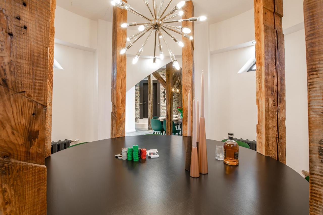 Big Design Apt - Sleeps 12 - Best Location Riga Exterior foto