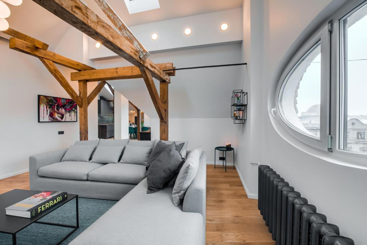 Big Design Apt - Sleeps 12 - Best Location Riga Exterior foto