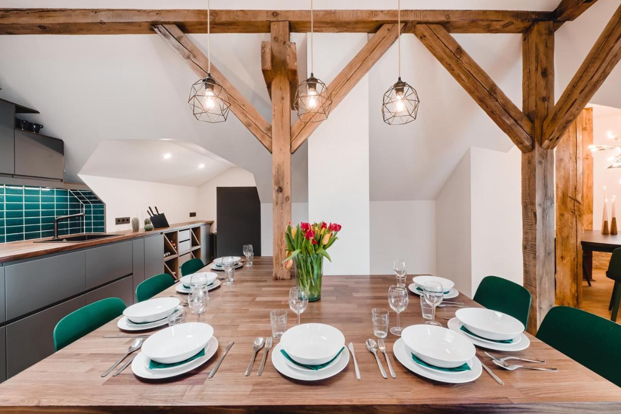 Big Design Apt - Sleeps 12 - Best Location Riga Exterior foto